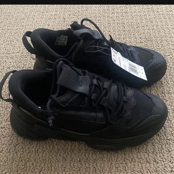 Adidas Ozweego Size 7 Men - Picture 2 of 4